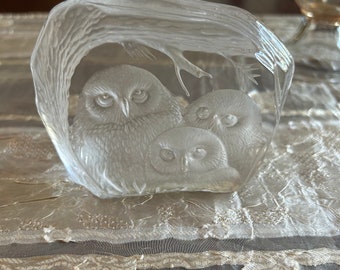 Alfred Capredoni Darlington Crystal Paperweight with Owls