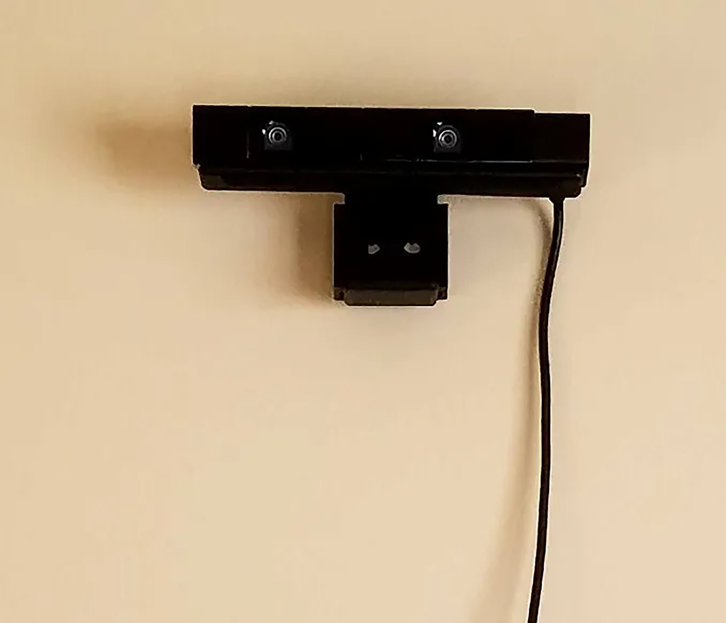 Screwing the PS4 Camera to the wall. : r/PSVR