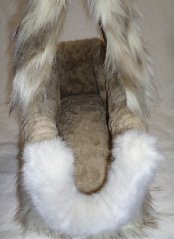 fur lined dog carrier