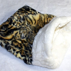 Snuggle Sack, Pouch for Hamster, Sugar Glider, Mice, Rat, Guinea Pig and Hedgehog - 9"x9"