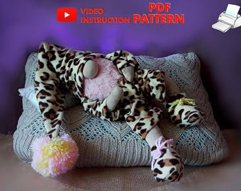 Patrón PDF de Gnomo Dormilón: Gnomo de Pijama de Leopardo DIY (Videotutorial)