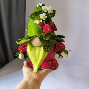 Modello di cucito PDF – Gnomo fragola, adorabile decorazione estiva o regalo / gnomo scandinavo da 28 cm (11") fai da te fatto a mano + tutorial video gratuito