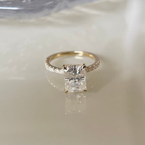 3.50 CT ラディアントカット モアッサナイト エンゲージリング 3.50 CT ラディアントカット モアッサナイト エンゲージリング