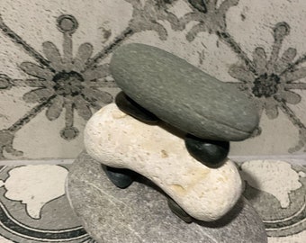 Rocking figurine made of sea stone Meditation stone set Balancing stones Stone stacking Beach stone Beach pebbles Balancing stone set