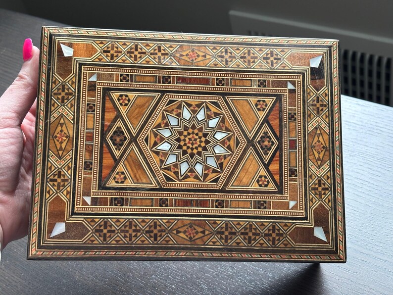 Boîte à Thé En Bois Faite Main Incrustée De Nacre Et étain - Marqueterie Syrienne - Style Oriental - Marque Wood & Chisel - Neuf