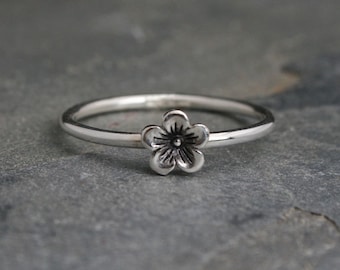 Bague empilable fleurs de cerisier en argent sterling fleur solitaire ou bague empilable, cadeau jardinier bijoux botanique