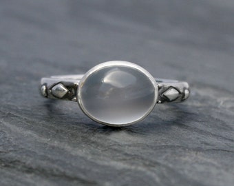 Modern Moonstone Sterling Silver Ring, Oval Cat Eye Moonstone Artisan Handmade Silversmith Ring, Dreamy Lucky Gemstone