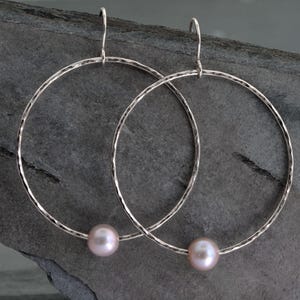 Sterling Silver Hoop Earrings: Hammered Eternity Hoops with Pink Pearl