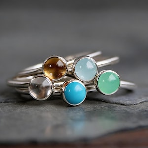 Stapelring med födelsesten - Sterlingsilver, slät rund 5 mm ädelsten
