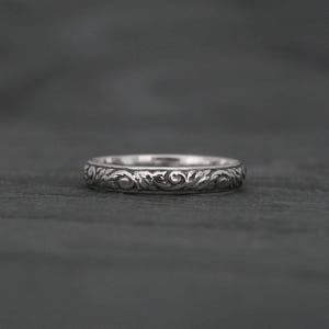 Sterling Silver Ring Band - Delicate Etched Acanthus Leaves