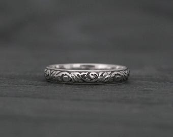 Sterling Silver Ring Band - Delicate Etched Acanthus Leaves
