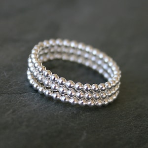Trois anneaux en argent sterling avec perles, lot de trois empilables, anneaux en perles à empiler à pois image 1