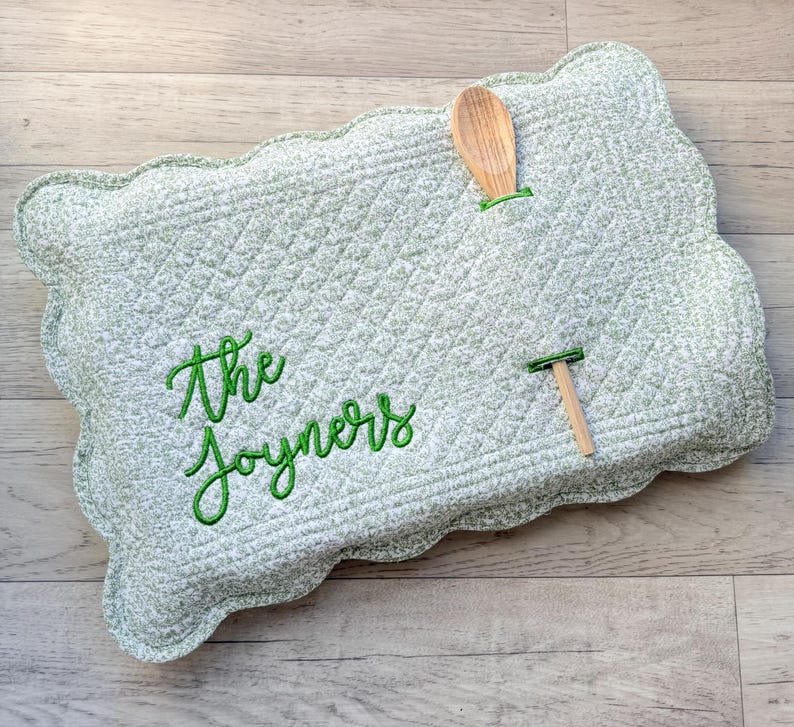 Casserole Dish Cover | Embroidered | Quilted | Personalized Gift | Housewarming | Wedding | Christmas | Bridal Shower | Scolloped Edge