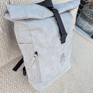 Rucksack Rolltop 20-40l, Wasserabweisende Laptoptasche, Wildlederoptik PU-Leder, Outdoor Rucksack, Studium Schule mit 15 Zoll Laptopfach Bild 3