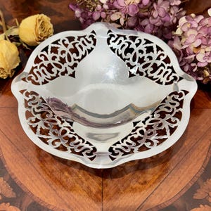 Silver Plated Plate, Ornate Pedestal Bowl England, Floral Design Serving Dish, Home Decor Dining Dinnerware Vintage Collectible Women Gift