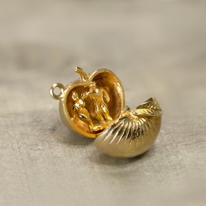 Vintage Adam & Eve Apple Yellow Gold Charm 9 Carat Gold Biblical Tale Charm Bracelet - Perfect Gift !