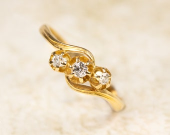 Vintage 18 Carat Yellow Gold Diamond Three Stone Twist Ring Hallmarked 1914 Size P - Elegant Antique Edwardian Engagement Ring Old Cut