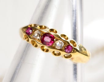 Antique Ruby Diamond Ring, 18 Carat Yellow Gold, Hallmarked 1913, Size J