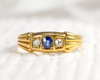 Antieke Victoriaanse gouden ring met saffier en diamant – ontwerp met drie stenen