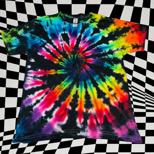 T-shirt classique tie-dye | Chemise tie-dye | Tie Dye multicolore | Tie Dye Spirale noire | Spirale arc-en-ciel