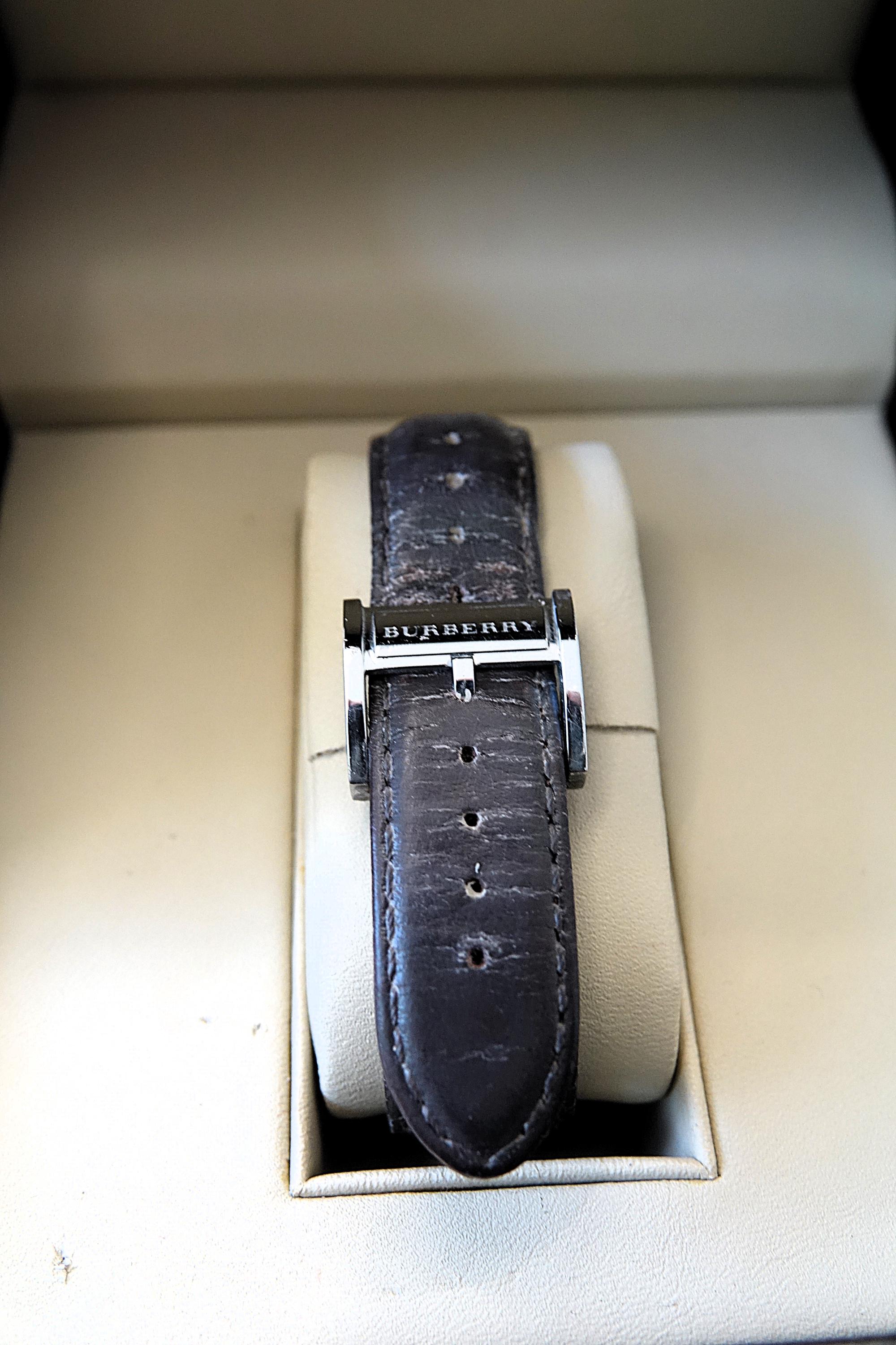 BURBERRY LONDON MEN Tank Large Size Watch Full Set Beautiful