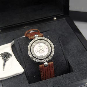 GIANNI VERSACE EON Mop Mother of Pearl Large Unisex Gold Monogram Fashion Watch - Full Set - original - Designer -running - 79Q
