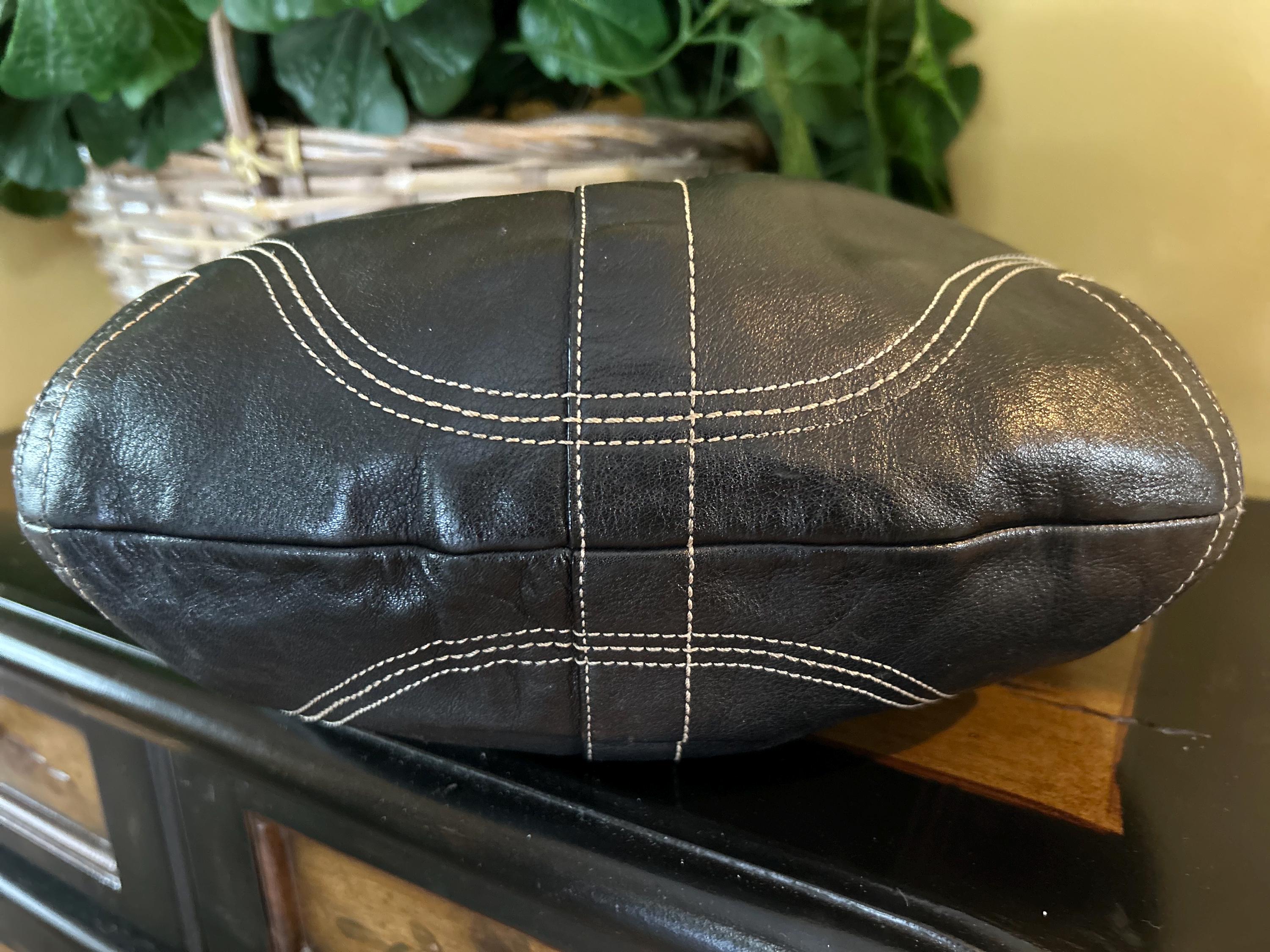 Vintage, Coach Soho Hobo Black Leather Shoulder Bag, F05D