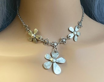 Pewter and stainless steel boho flower hippie silver choker necklace, hippie flower choker, hippie flower necklace, boho flower 08221000