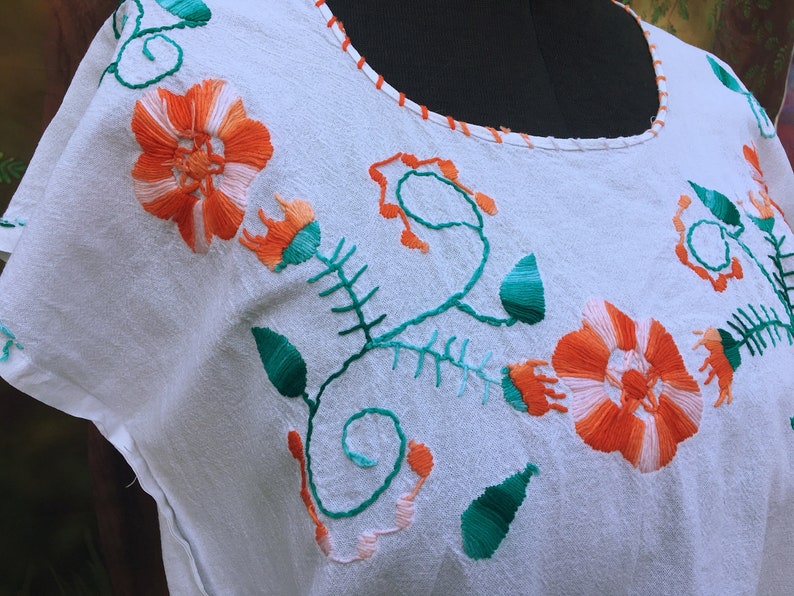 Medium embroidered cotton hippie top Mexico boho smock 1239998