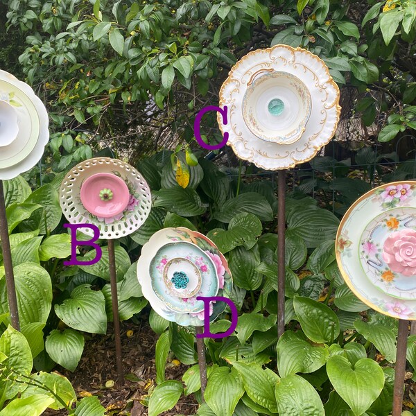 Glass garden flowers / yard decor / glass garden art / glass art flowers / ceramic yard art flowers / ceramic garden flowers / boho garden