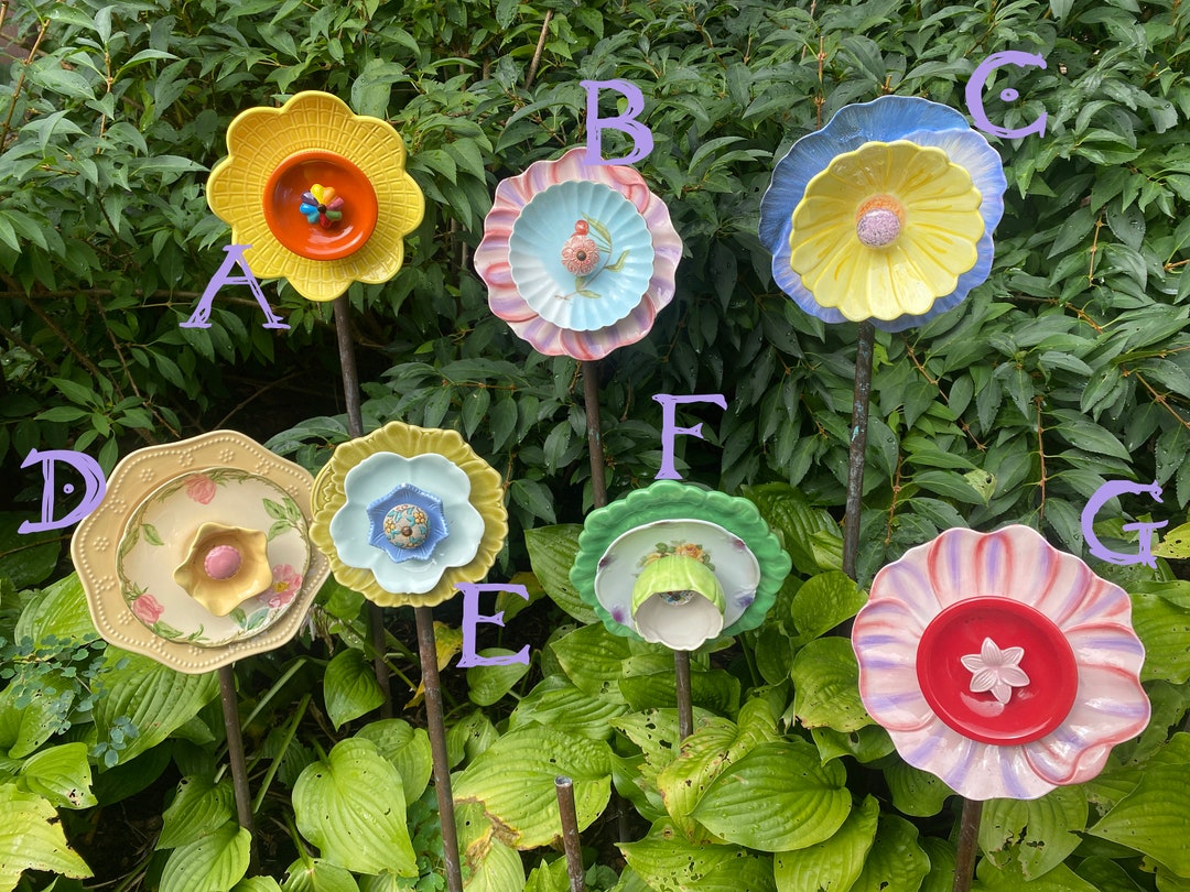 Glass Garden Flowers / Yard Decor / Glass Garden Art / Glass Art