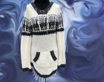 Small alpaca llama print white and gray fringed pullover hoodie 0921069985