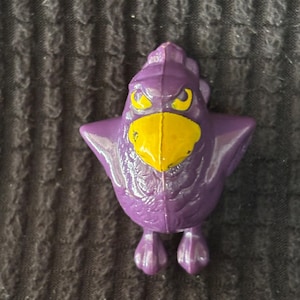 Purple PieMan pet “Berry Bird”, for Strawberry Shortcake villain 1981. Some paint rubs. See pics