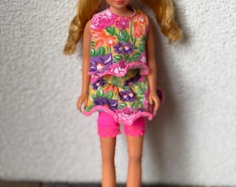 Vintage Skipper Doll: 1970s Blonde Sausage Curls, Floral Stacie Outfit. Read below