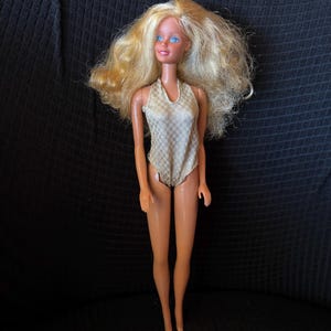 1983 Sun Gold Malibu Barbie #1067: Blonde Doll, Gold Swimsuit