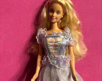 Barbie Princesa 28264 del año 2000: Muñeca rubia con vestido