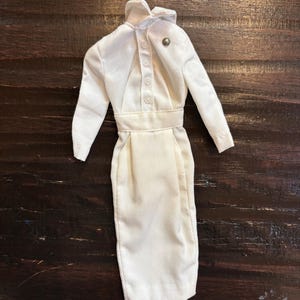 Vintage 1961 Barbie gediplomeerd verpleegsteruniform jurk #991. Lees/bekijk foto&#39;s.