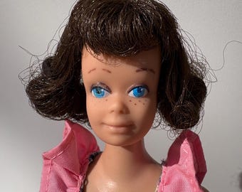 TLC Brunette Midge Barbie Doll #860: Japan Patented Body, Floral Dress. Some flaws.