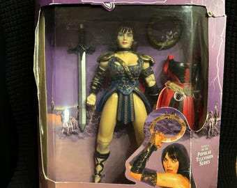 1996 10” Xena Warrior Princess Deluxe Edition Action Figure - Toy Biz NIB