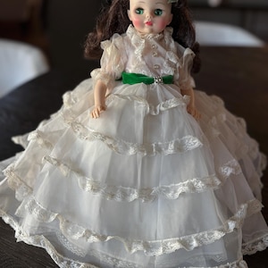 1980s Madame Alexander “Gone With The Wind” GWTW “Scarlett O&#39;Hara” 14” Doll #1490. Some issues. Please read below.