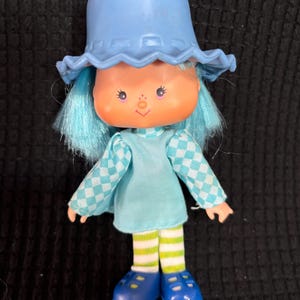 Blueberry Muffin, vintage 1980s Strawberry Shortcake American Greetings Doll. In VGUC. Missing hair/hat ribbons. Read/see photos.