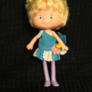 Herself the Elf. 1982 American Greetings Corp. In VGUC, but missing shoes. See pics.