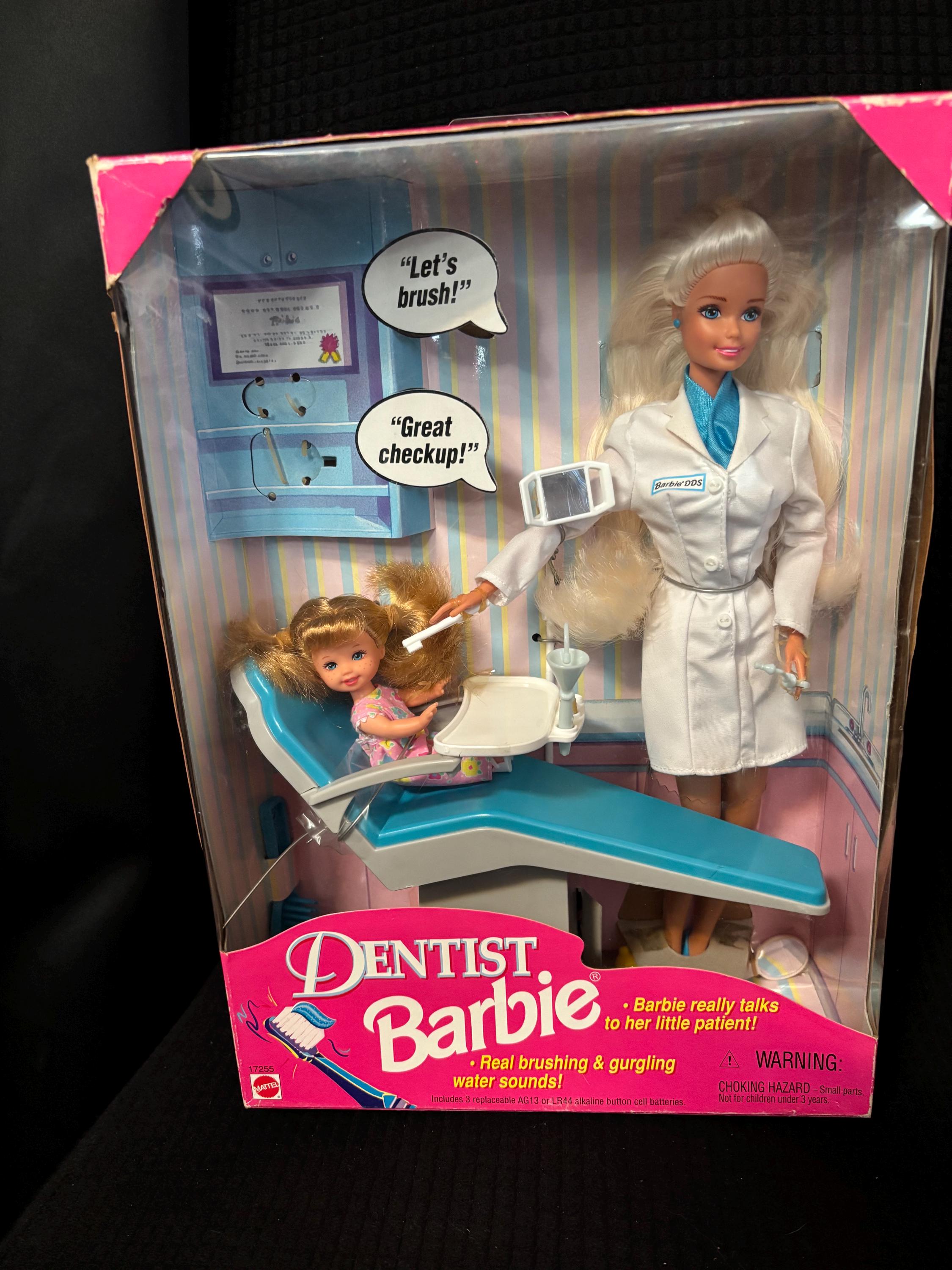 Conjunto “Barbie dentista” de Doctora rubia y paciente