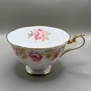 Vintage Royal Albert Vanity Fair Cup With Pink Roses And Gold Leaves