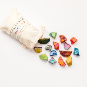 Each rainbow crayon rock is easy to hold and features an array of bright colors, which blend together in endless combinations as you create your masterpiece.