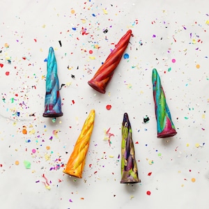 Unicorn Party Crayons for Kids  - Oversized Unicorn Horn Rainbow Crayons, Birthday Gift for Girl, Birthday Party, Unicorn Kids Party Favor