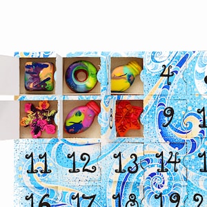 Kids Advent Calendar - Pre-Filled Crayon Advent Calendar for Kids - 25 Original Rainbow Crayons® in Advent Calendar Box - Ready for Gifting