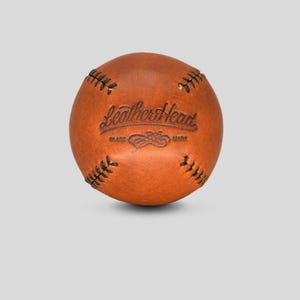 Lemon Ball Baseball aus Teakholz mit schwarzem Stich