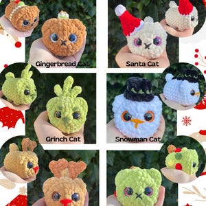 Op de afbeelding: Een verzameling handgemaakte gehaakte kattenknuffels in verschillende kerstthema's. De afbeelding toont een peperkoeken kat, een kerstman kat, een Grinch kat, een sneeuwpop kat, een rendier kat en een kerstboom kat. De tekst "Mini loaf cat Christmas MOD" staat bovenaan.
