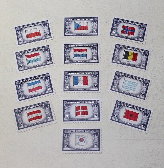 Vintage Unused US Postage Stamps .. OVERRUN NATIONS Flags Set of 13 Stamps  .. Issued in 1943 